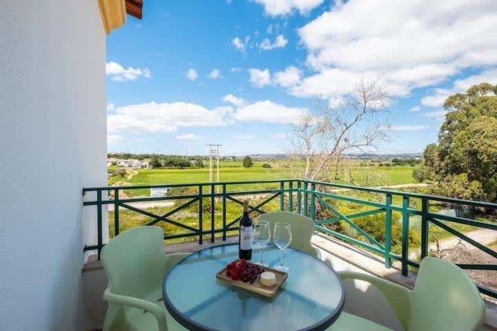 Apartment Alfarmar - Pool, Beach Only A Few Minutes Away Albufeira Exteriör bild